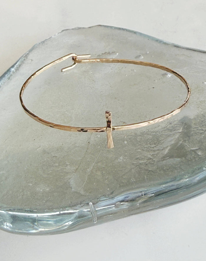 Bangle-Modern cross cuff