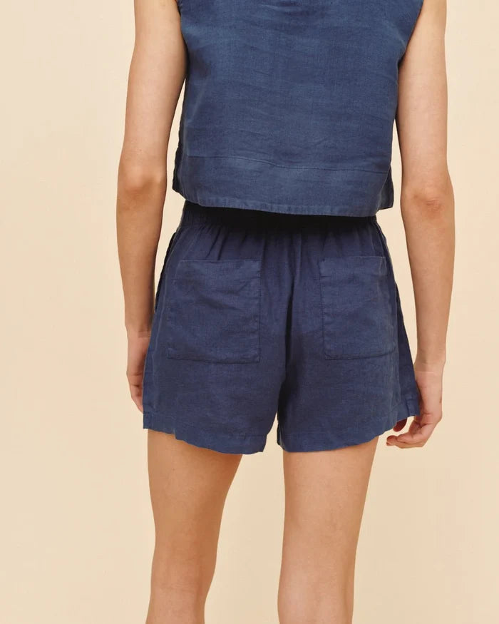 Bella Dahl Double Pleat Short in Midnight Surf
