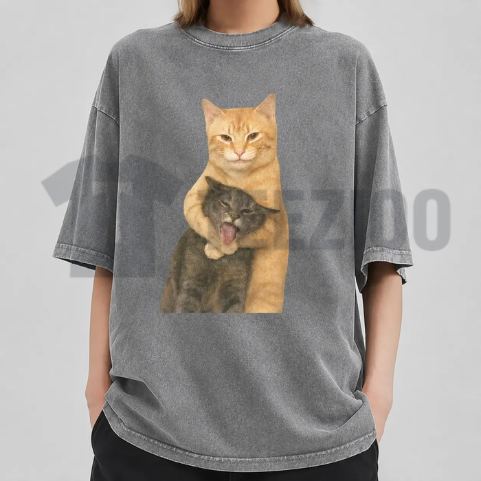 "Cat Quarrel Moment" T-Shirt - Retro Funny Feline Standoff Graphic Tee