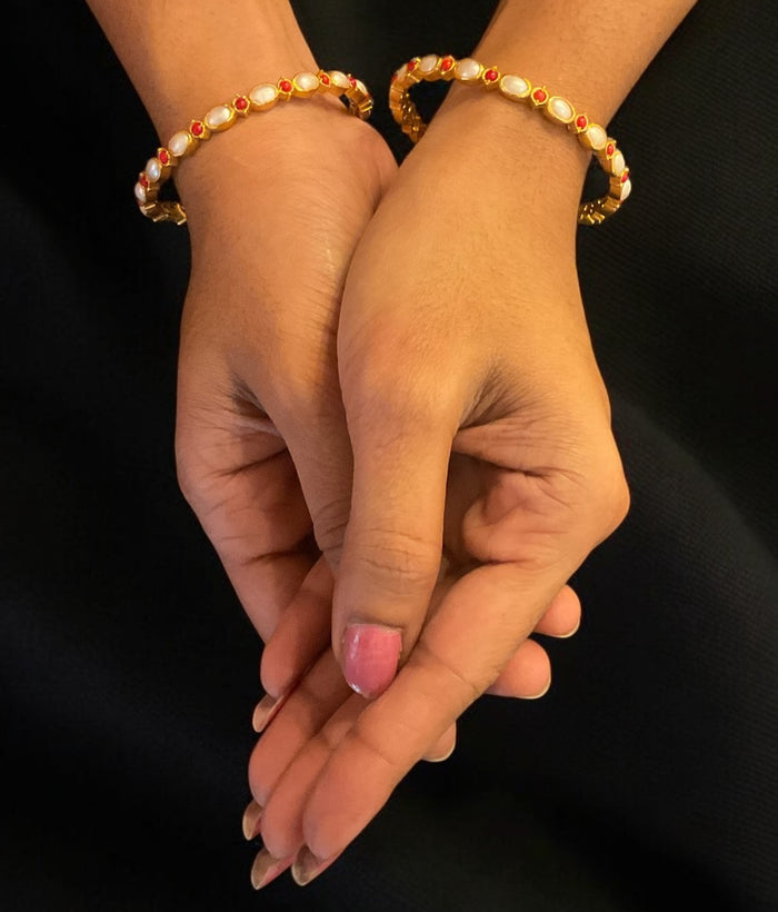 The Adviti Silver Pearl & Coral Bangle (Size/2.2/2.4/2.6/2.8)