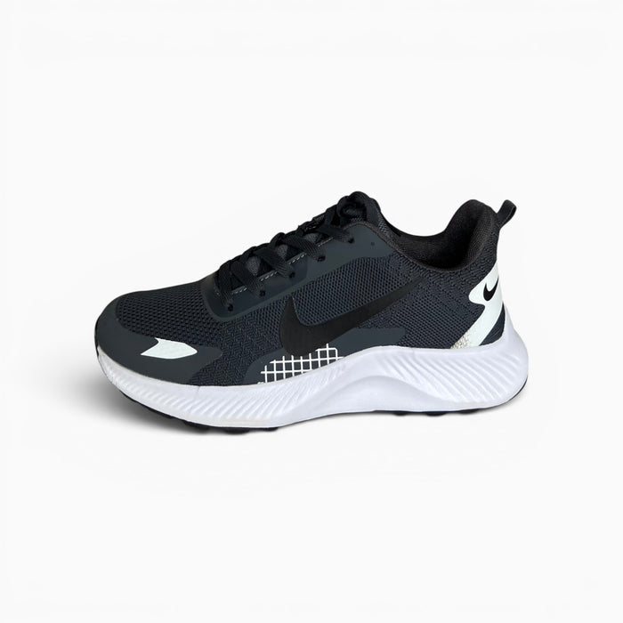 Nike Zoom sports shoes, view 3
